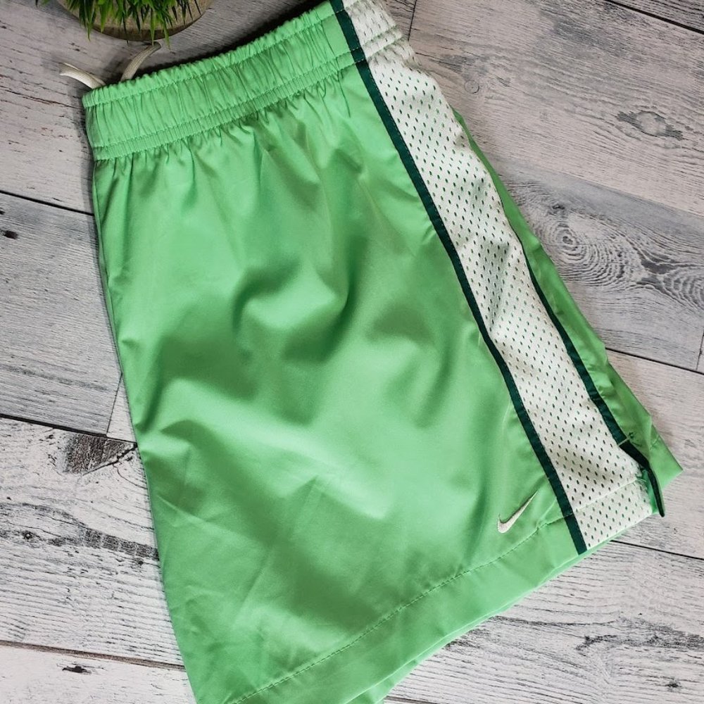 NWT Nike Women's Active Shorts Running Green Small S 4-6 - Picture 5 of 7